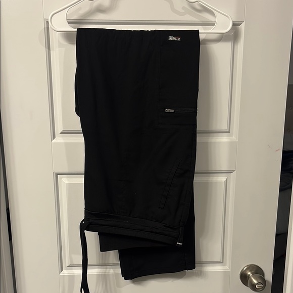 Grey's Anatomy Black Scrub Set - Picture 5 of 7